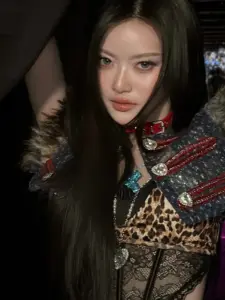 มาเบล สุชาดา เสื้อคลุมลายพิมพ์